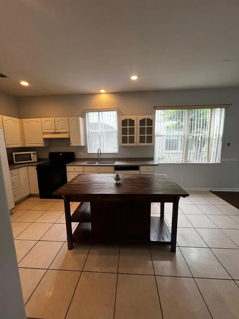 1666 Cambridge Village Court Ocoee FL 34761