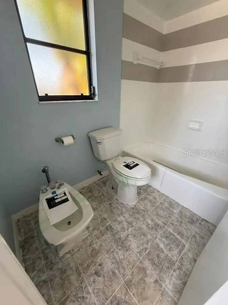465 E Seminole Drive Venice FL 34293