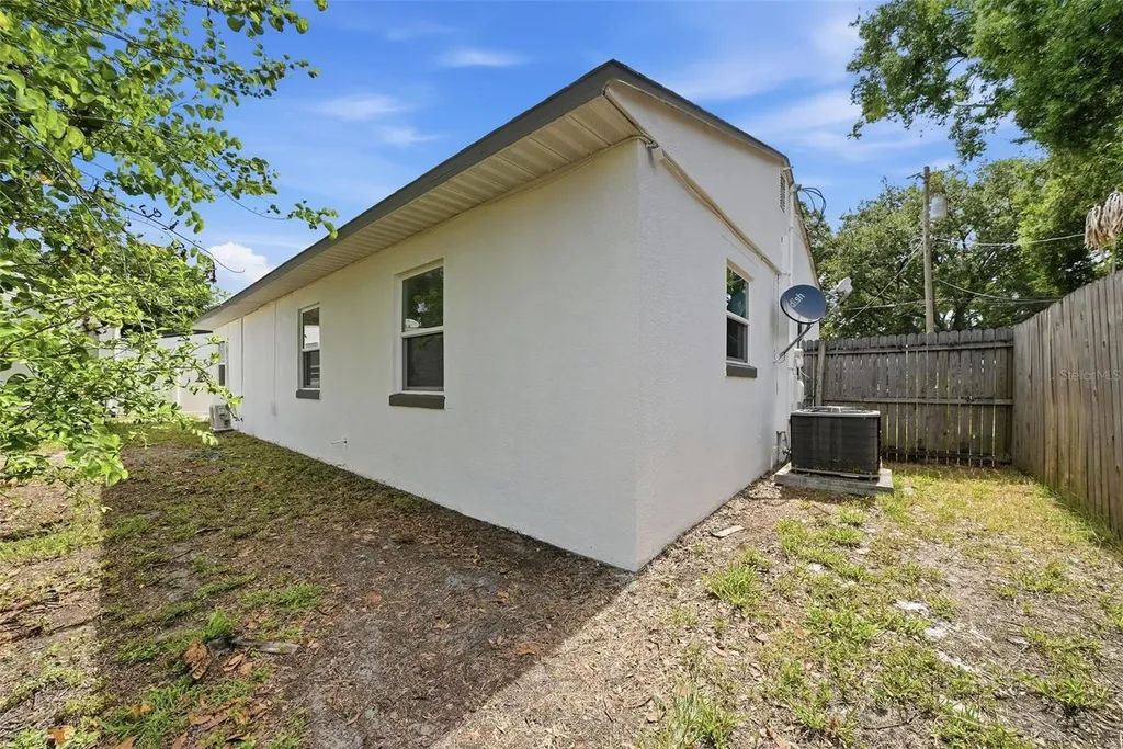 9310 N Dartmouth Avenue Tampa FL 33612