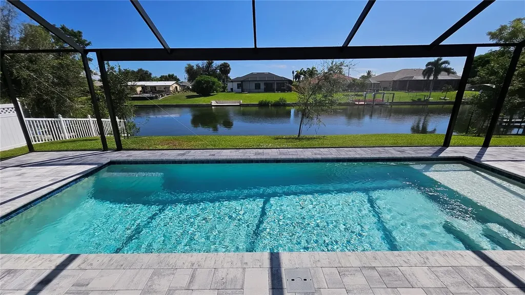 136 Kamal Parkway Cape Coral FL 33904