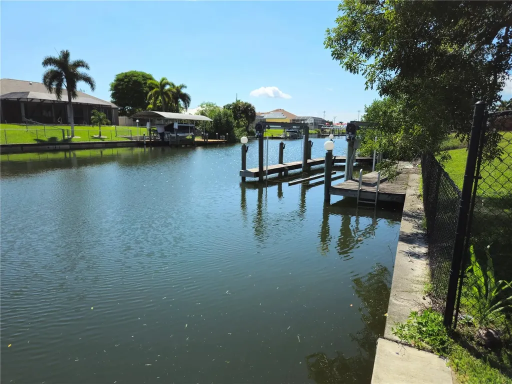 136 Kamal Parkway Cape Coral FL 33904