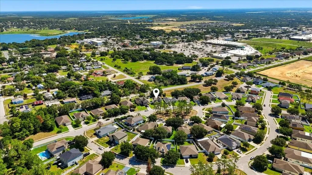 1018 Roberta Road Lake Wales FL 33853