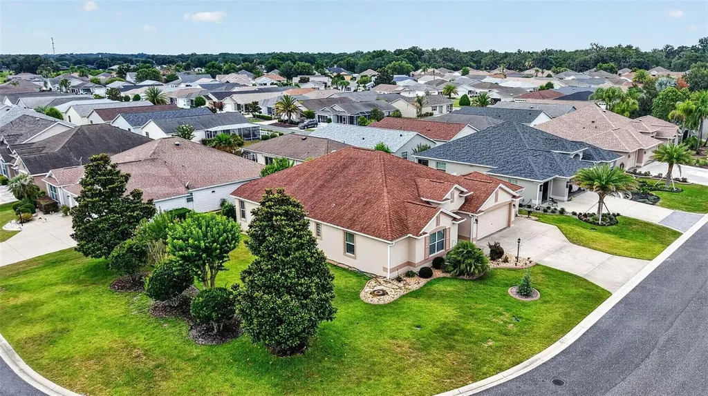 1614 Pennecamp Drive The Villages FL 32162