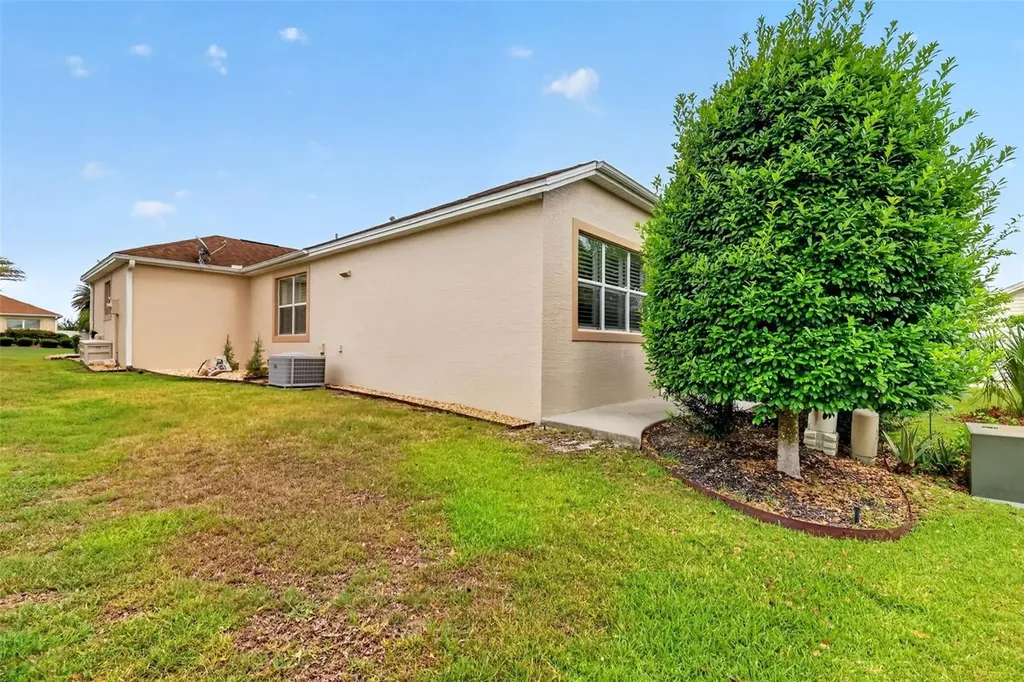 1614 Pennecamp Drive The Villages FL 32162