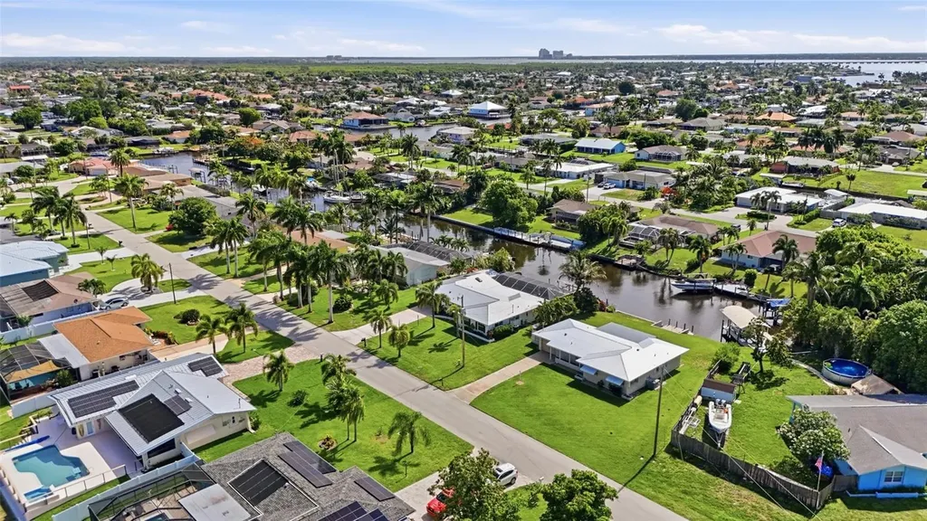 2835 SE 18th Avenue Cape Coral FL 33904