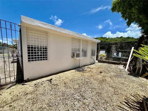 Urb. Villa Clarita G-4 Fajardo PR 00738