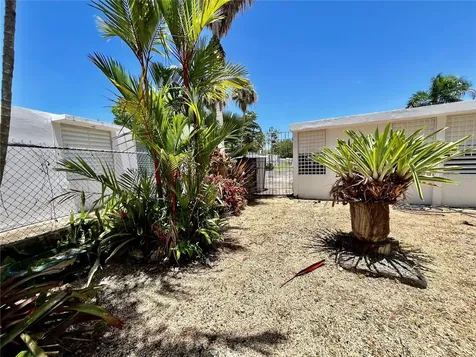 Urb. Villa Clarita G-4 Fajardo PR 00738