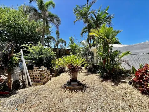 Urb. Villa Clarita G-4 Fajardo PR 00738