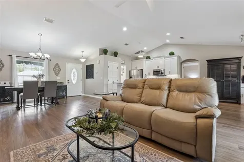 132 Floridana Road Debary FL 32713