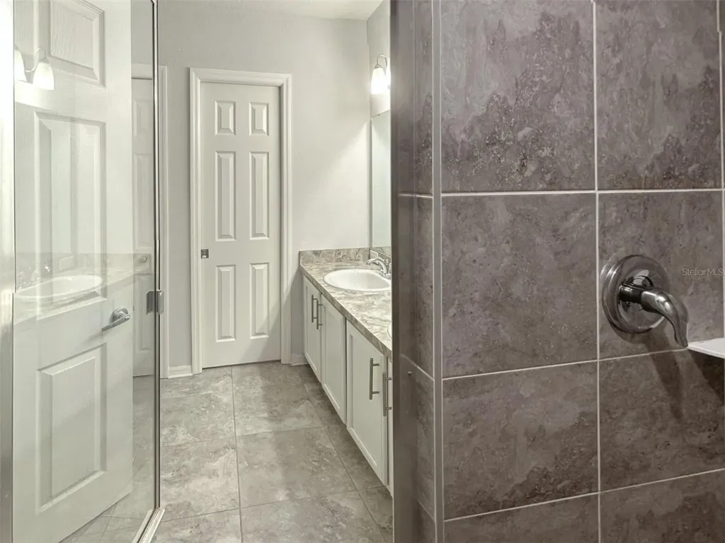 1213 Grantham Drive Sarasota FL 34234