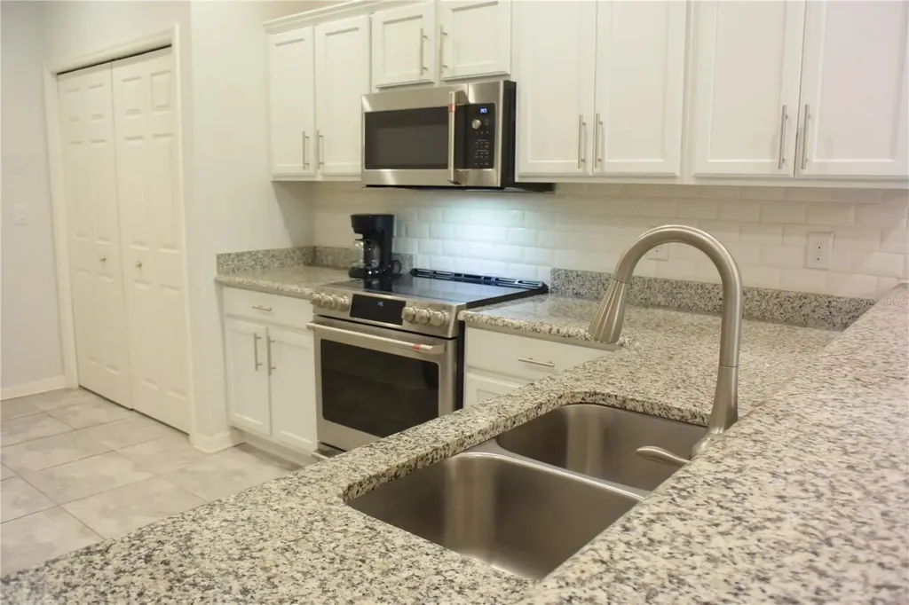 1213 Grantham Drive Sarasota FL 34234