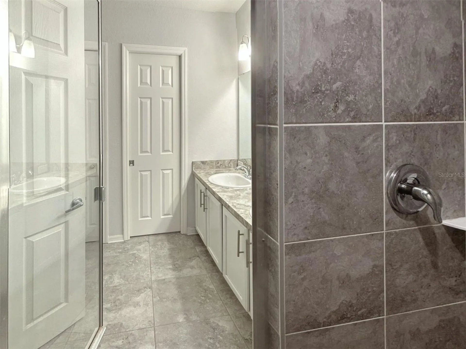 1213 Grantham Drive Sarasota FL 34234