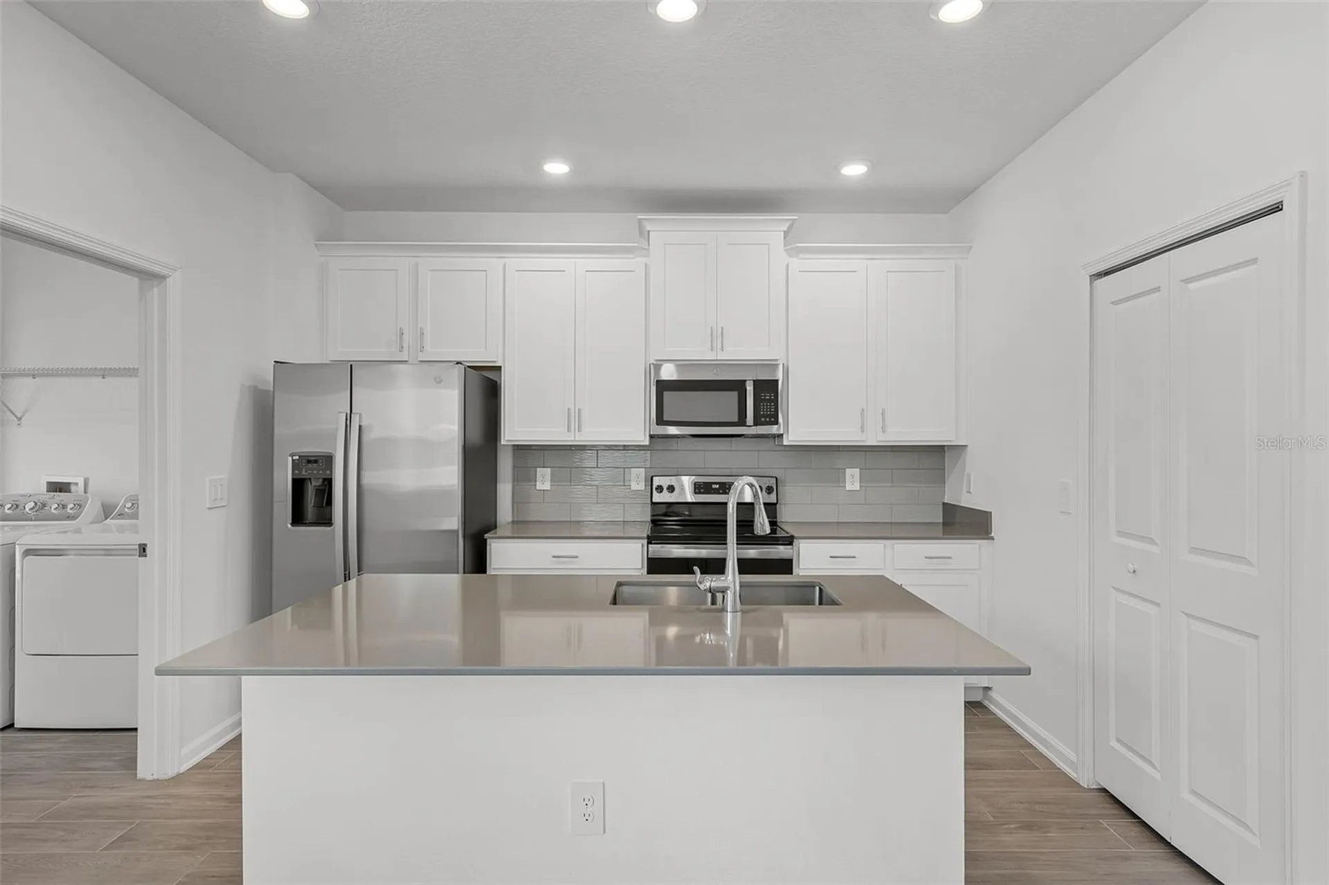 2563 Relaxing Lane Kissimmee FL 34744