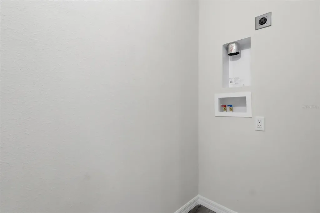 4369 Cambio Gardens Court Tampa FL 33610