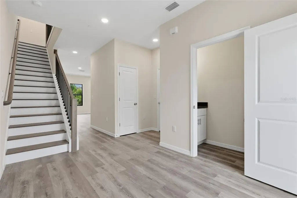 4369 Cambio Gardens Court Tampa FL 33610