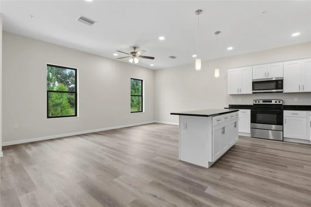 4369 Cambio Gardens Court Tampa FL 33610