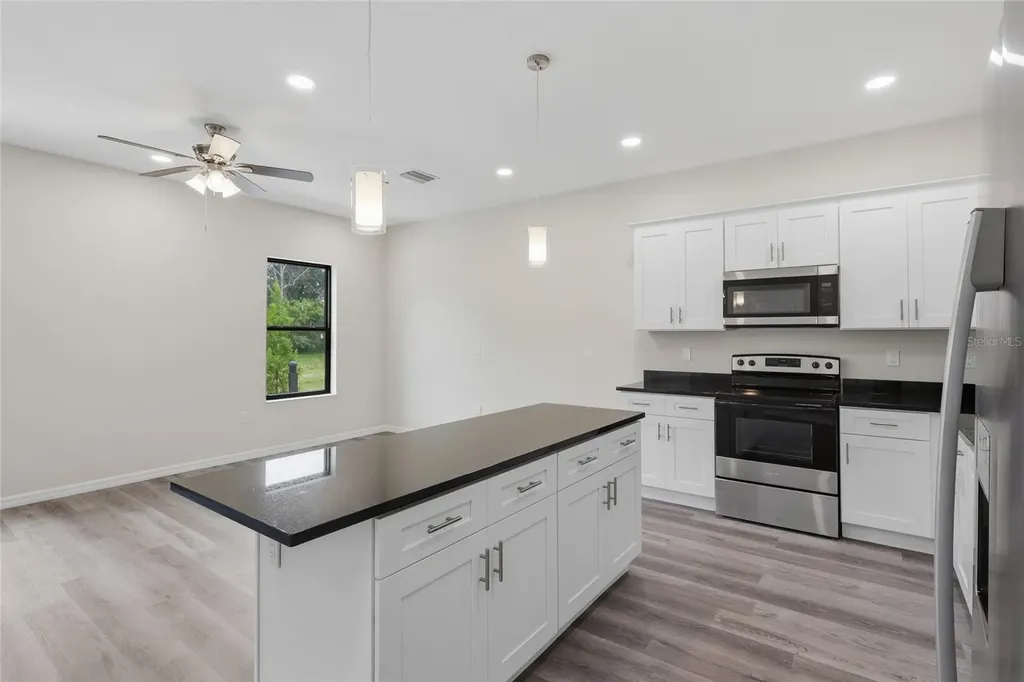 4369 Cambio Gardens Court Tampa FL 33610