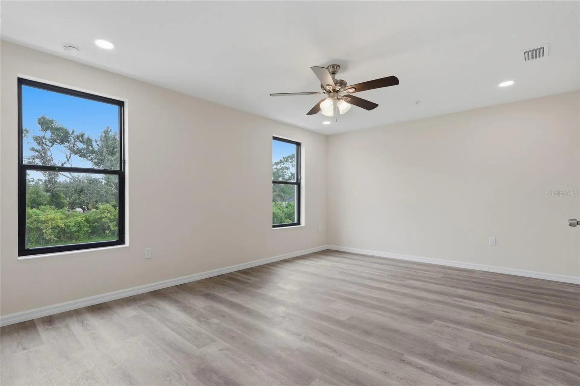 4369 Cambio Gardens Court Tampa FL 33610