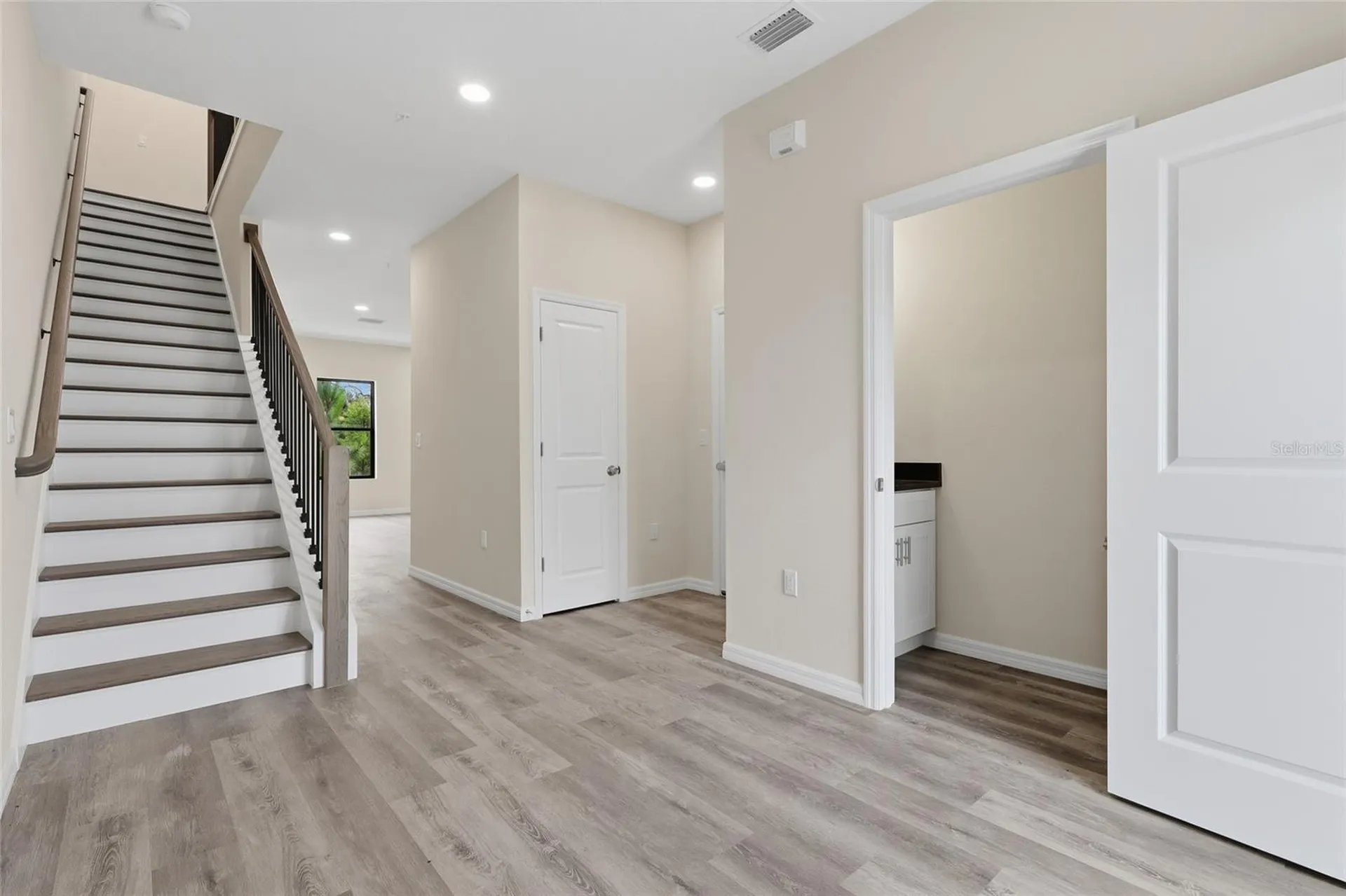 4369 Cambio Gardens Court Tampa FL 33610