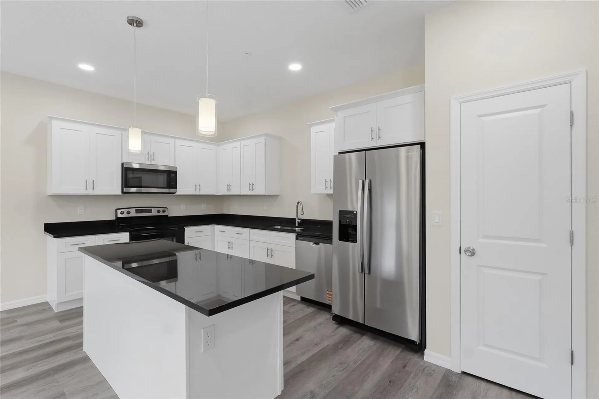 4369 Cambio Gardens Court Tampa FL 33610