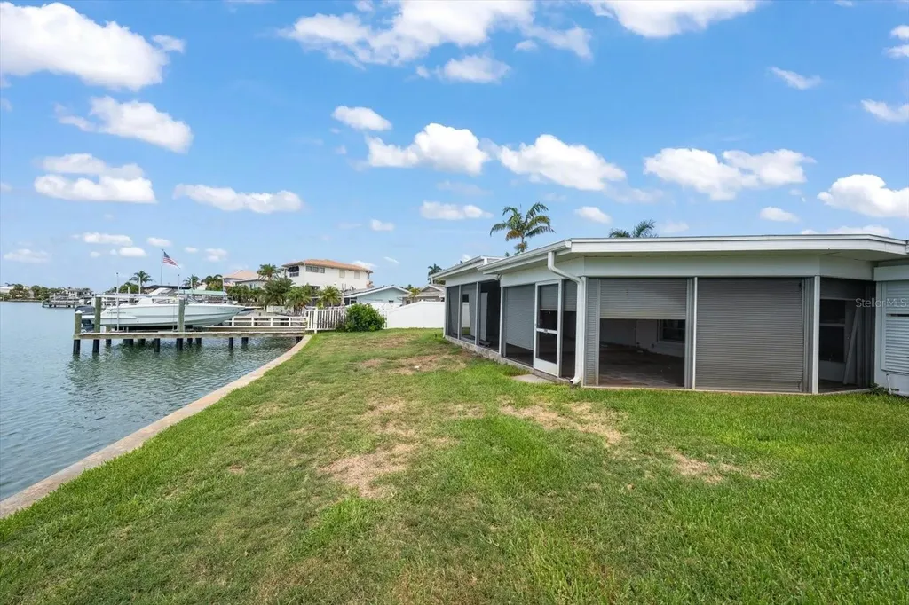 7962 9th Avenue S St Petersburg FL 33707