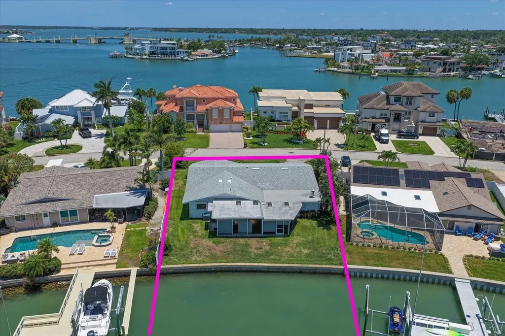 7962 9th Avenue S St Petersburg FL 33707