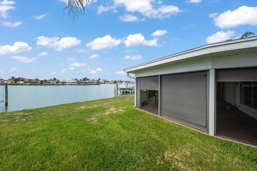 7962 9th Avenue S St Petersburg FL 33707