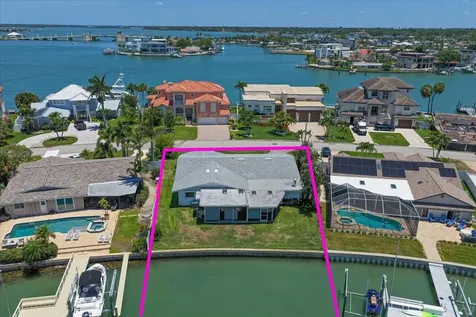 7962 9th Avenue S St Petersburg FL 33707
