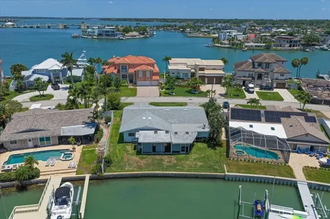 7962 9th Avenue S St Petersburg FL 33707
