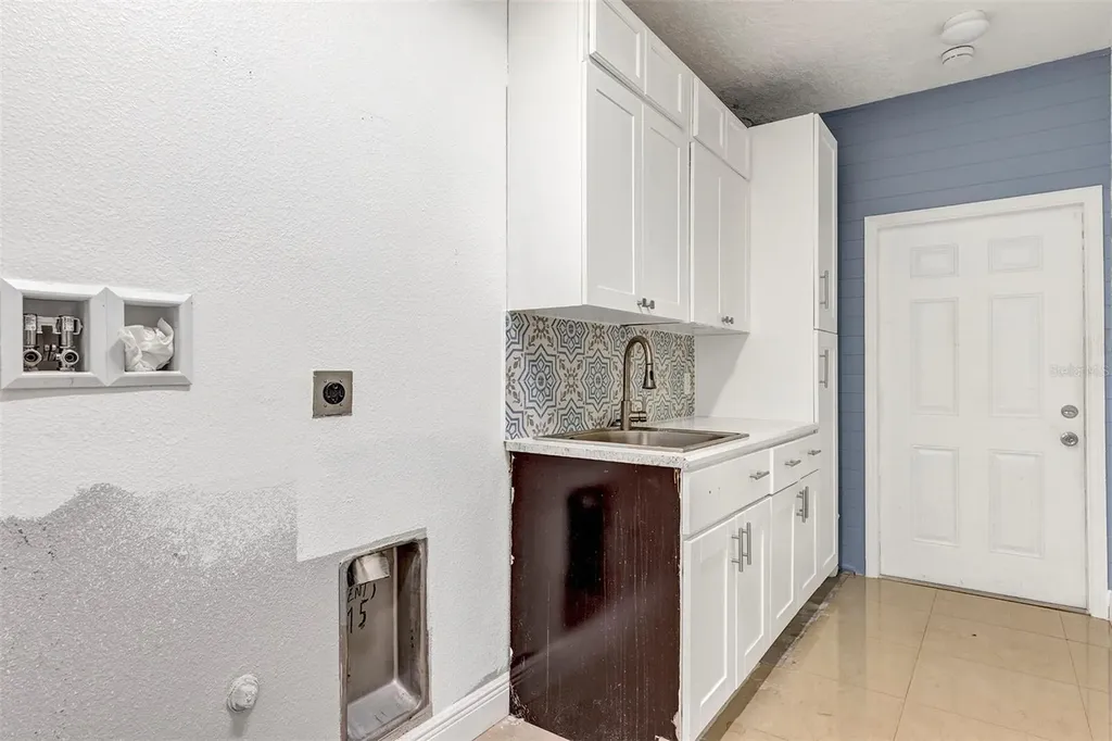 7906 Napoleon Street Orlando FL 32825