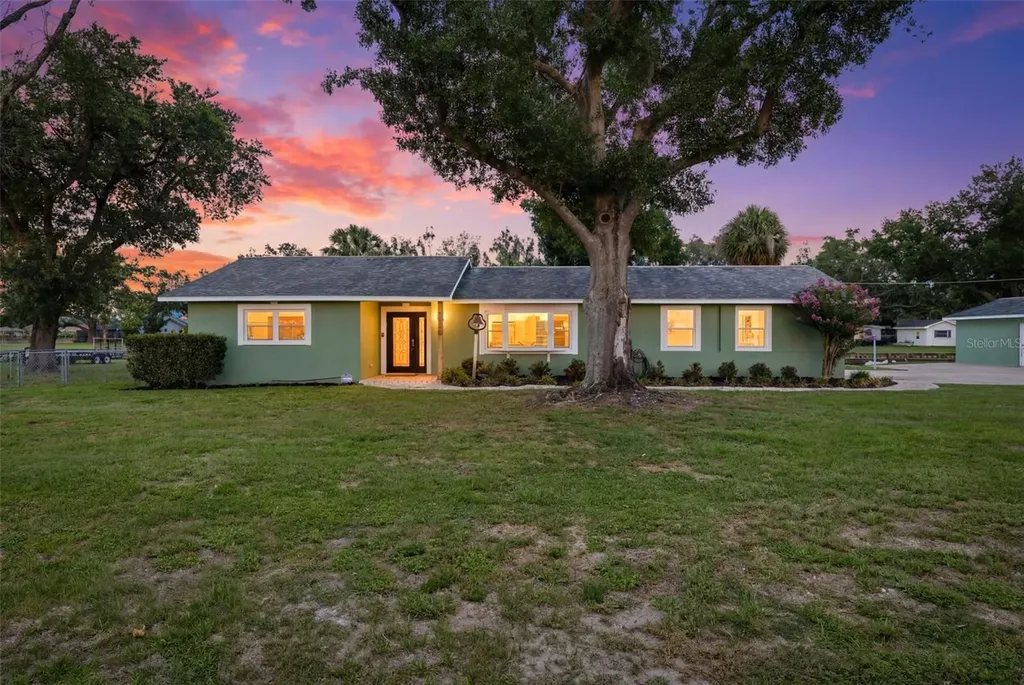 9910 Peninsular Drive Gibsonton FL 33534