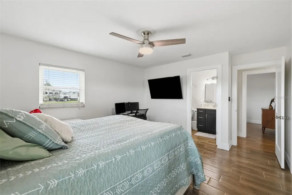 9910 Peninsular Drive Gibsonton FL 33534