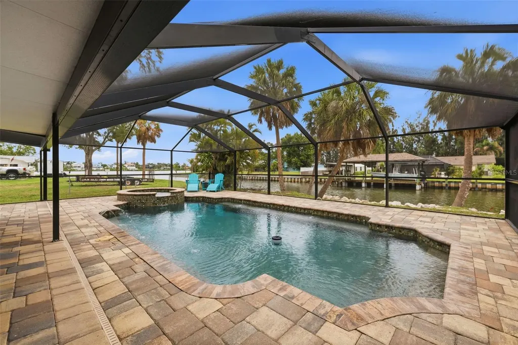 9910 Peninsular Drive Gibsonton FL 33534