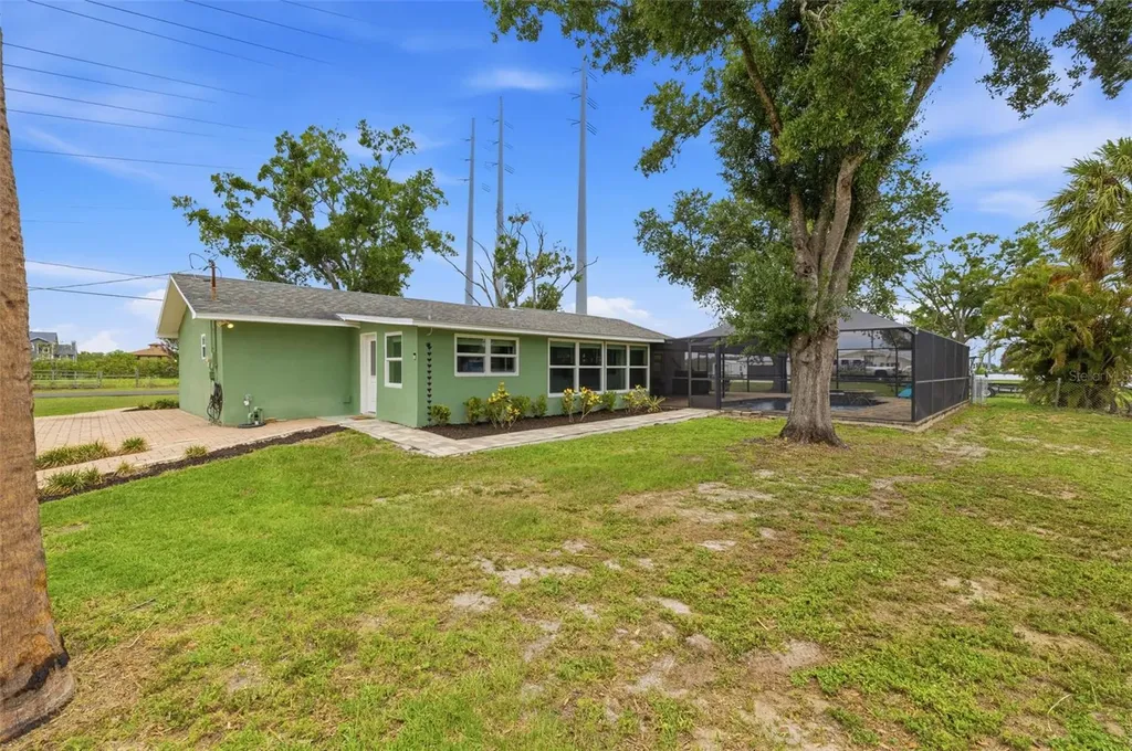 9910 Peninsular Drive Gibsonton FL 33534