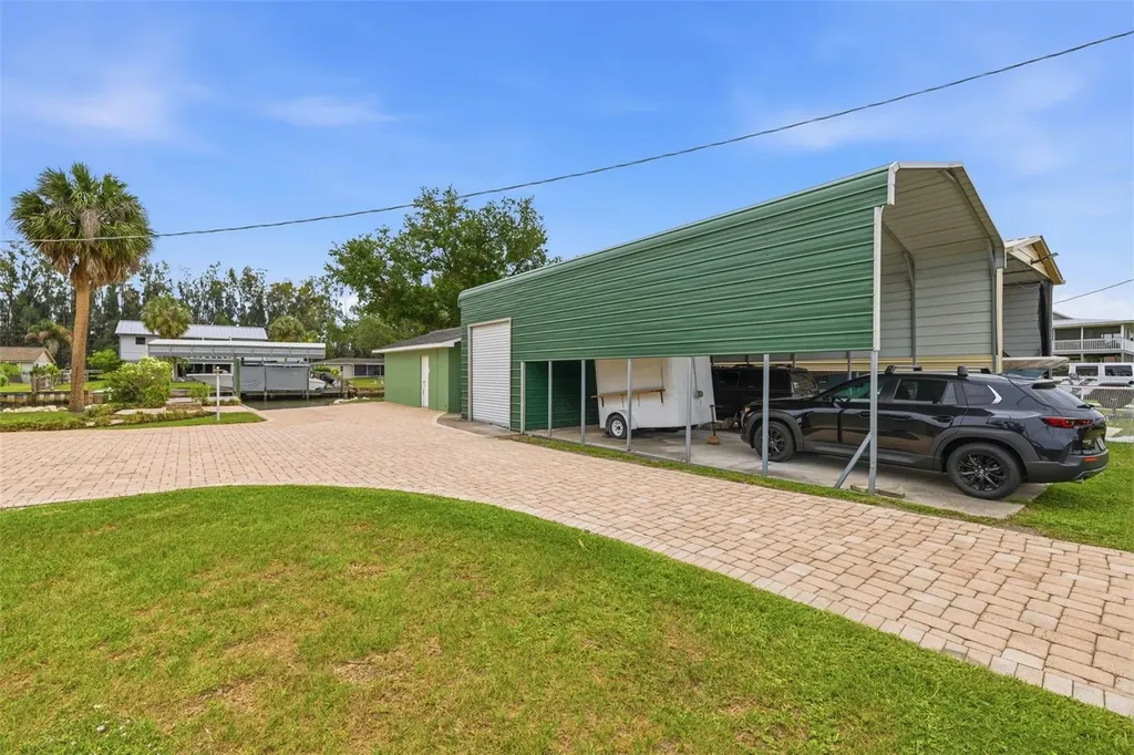 9910 Peninsular Drive Gibsonton FL 33534