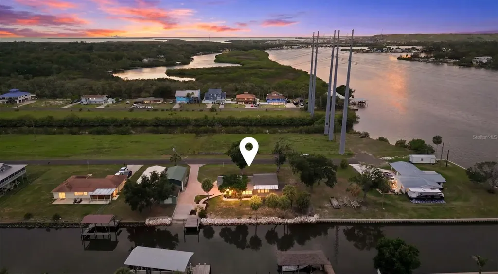 9910 Peninsular Drive Gibsonton FL 33534