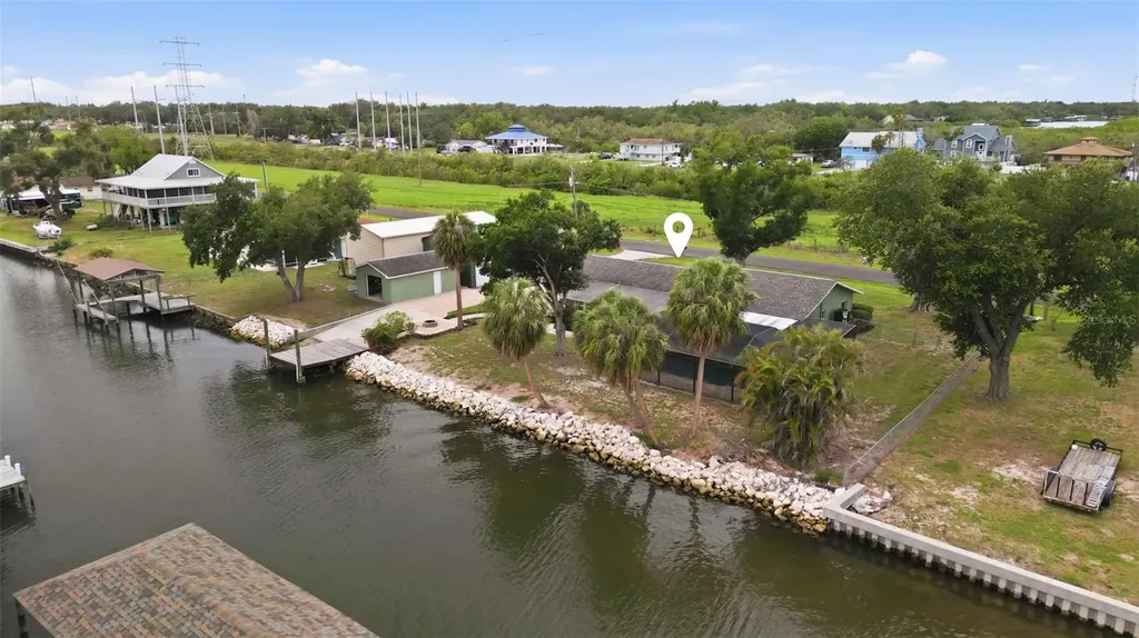 9910 Peninsular Drive Gibsonton FL 33534