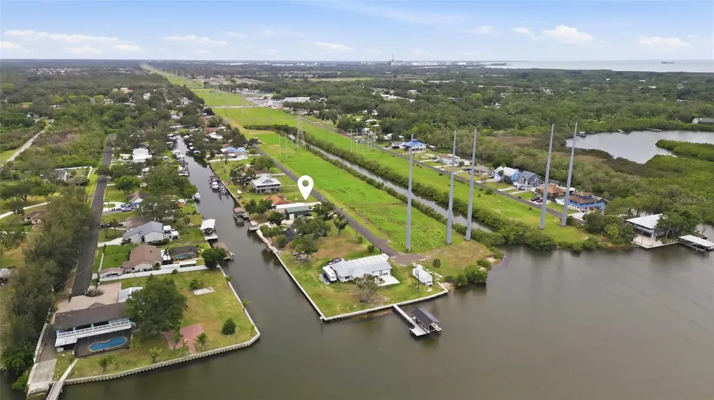 9910 Peninsular Drive Gibsonton FL 33534