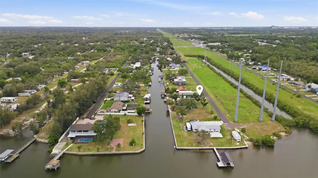9910 Peninsular Drive Gibsonton FL 33534