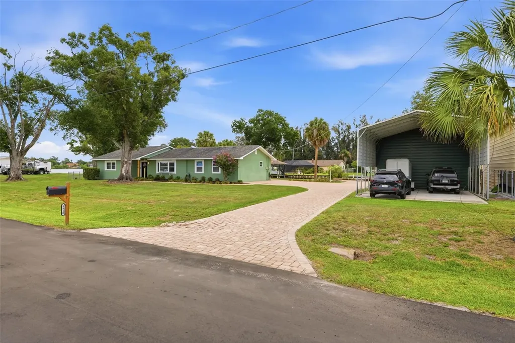 9910 Peninsular Drive Gibsonton FL 33534
