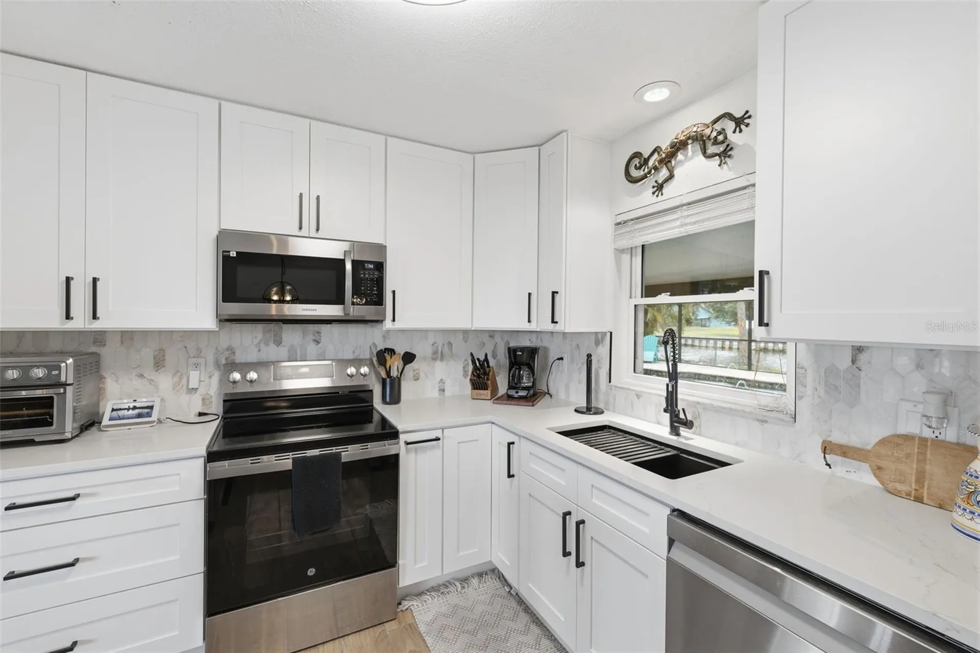 9910 Peninsular Drive Gibsonton FL 33534