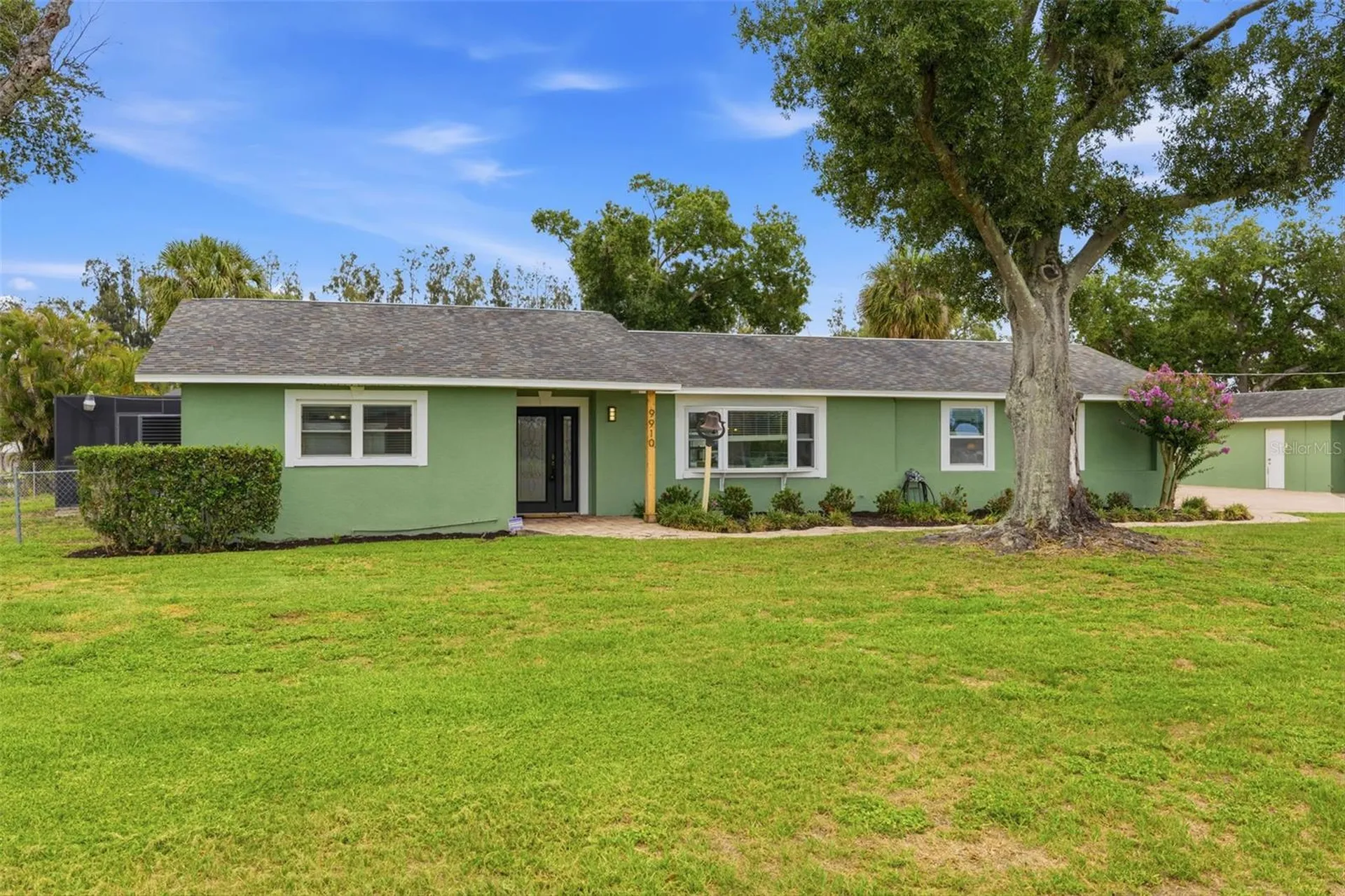 9910 Peninsular Drive Gibsonton FL 33534