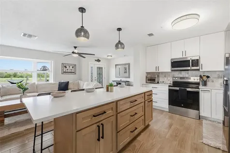 9910 Peninsular Drive Gibsonton FL 33534