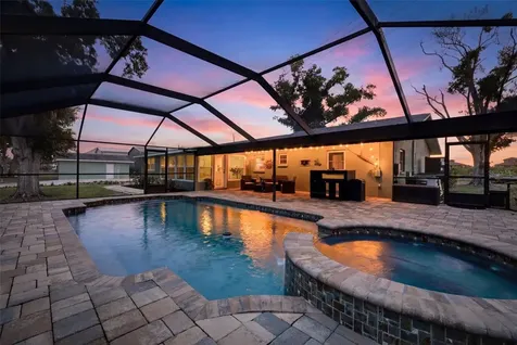 9910 Peninsular Drive Gibsonton FL 33534