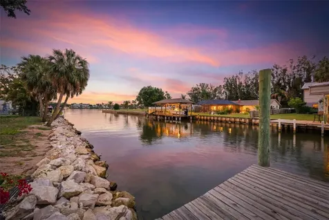 9910 Peninsular Drive Gibsonton FL 33534