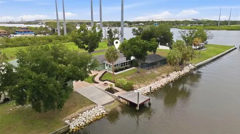 9910 Peninsular Drive Gibsonton FL 33534