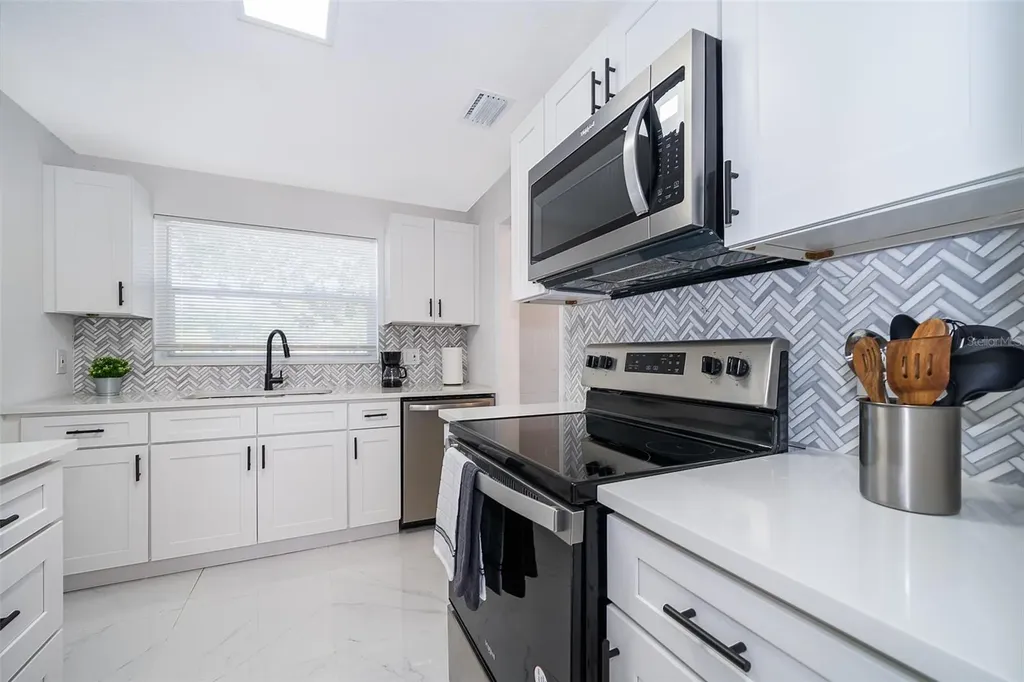 5815 Wolf Road Orlando FL 32808