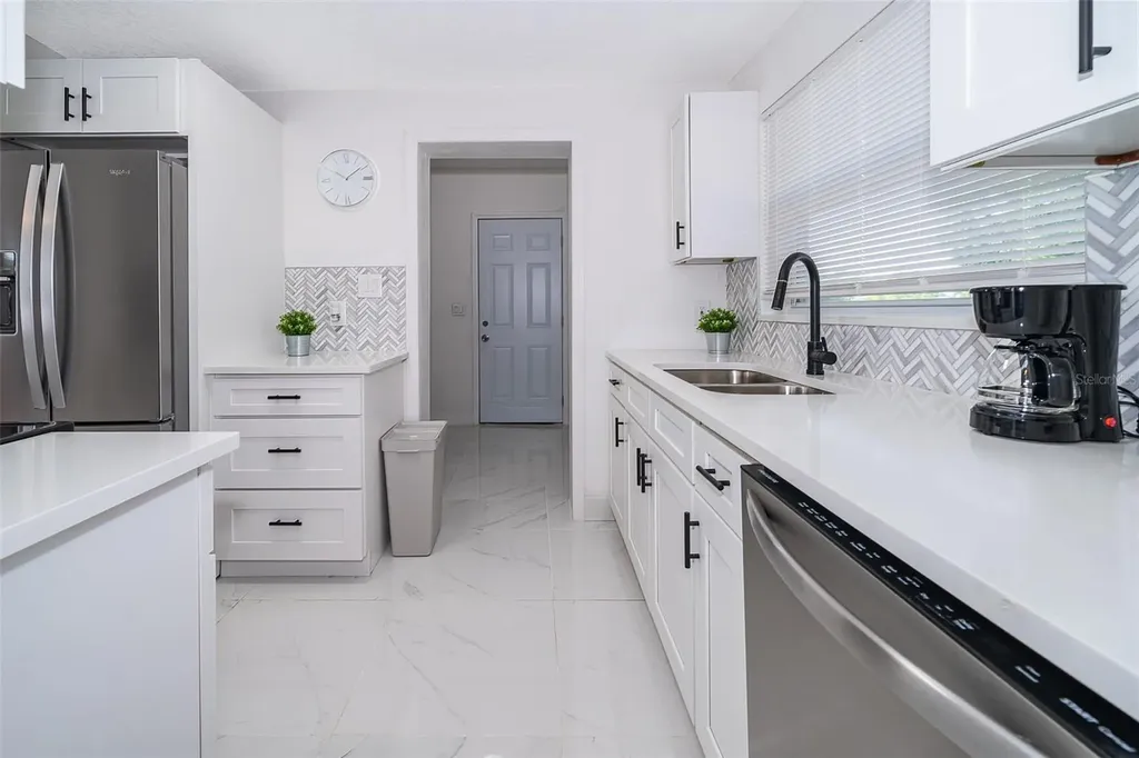 5815 Wolf Road Orlando FL 32808