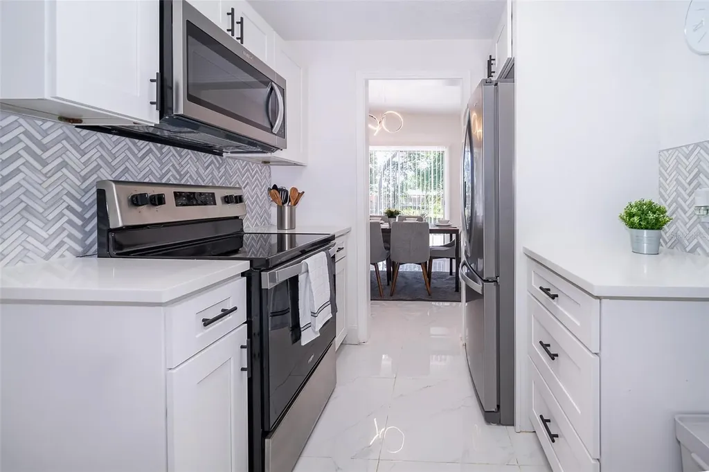5815 Wolf Road Orlando FL 32808