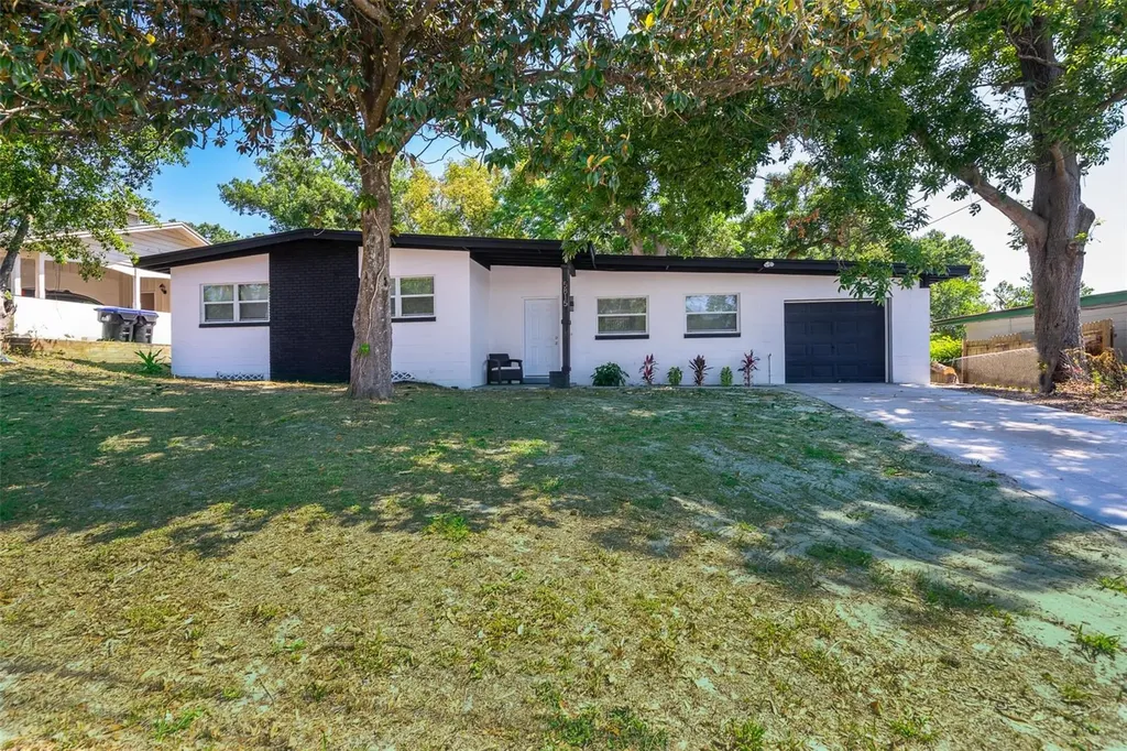 5815 Wolf Road Orlando FL 32808